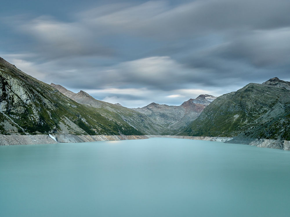 Klimmen naar de Mattmark-dam in Wallis