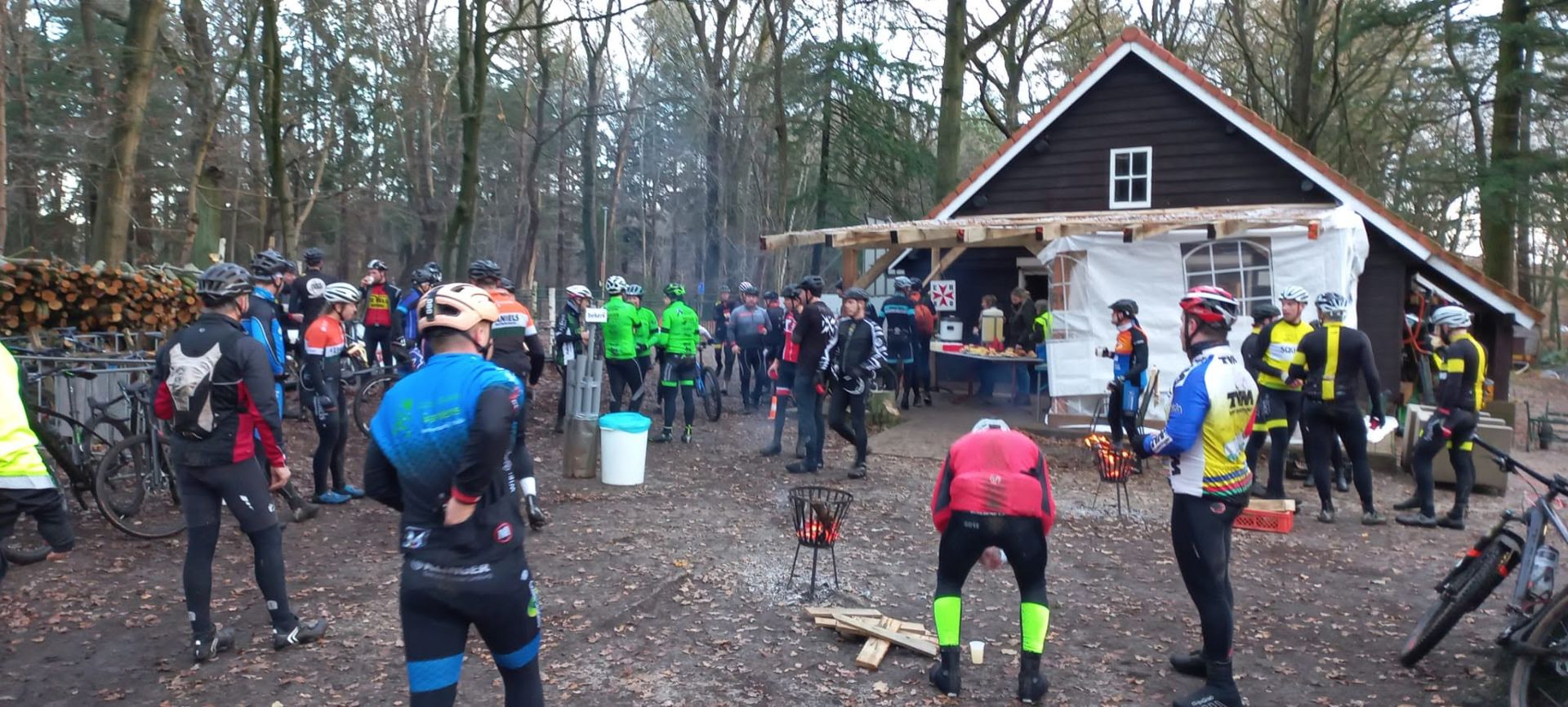 KERST MTBGRAVEL- TOCHT LEUDAL